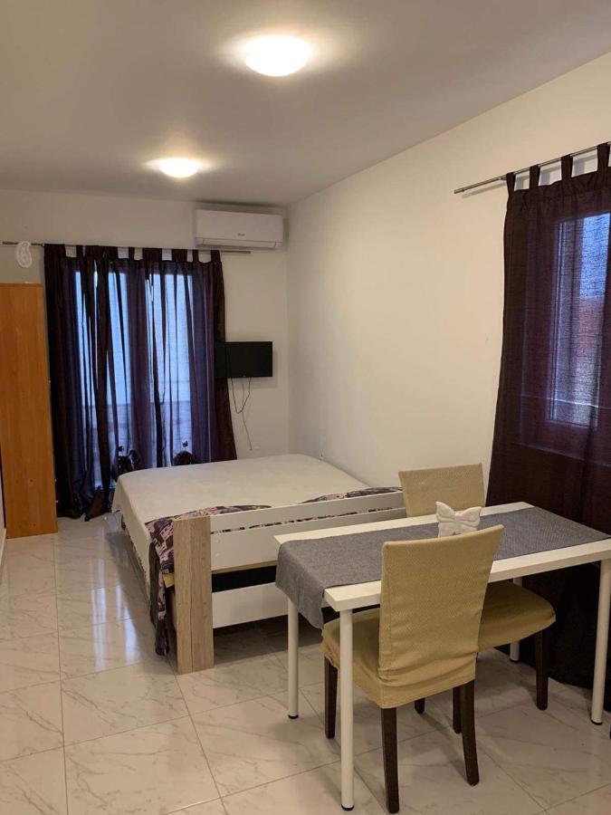 Appartement Nada&Danijela à Brodarica  Extérieur photo